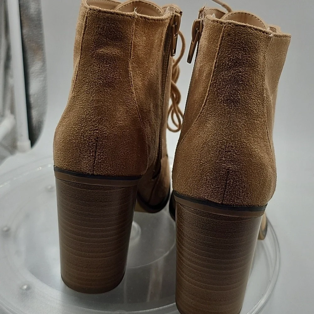 J Tan faux Suede Lace Up Boots with Sturdy Heel Sz 6 - Picture 8 of 11